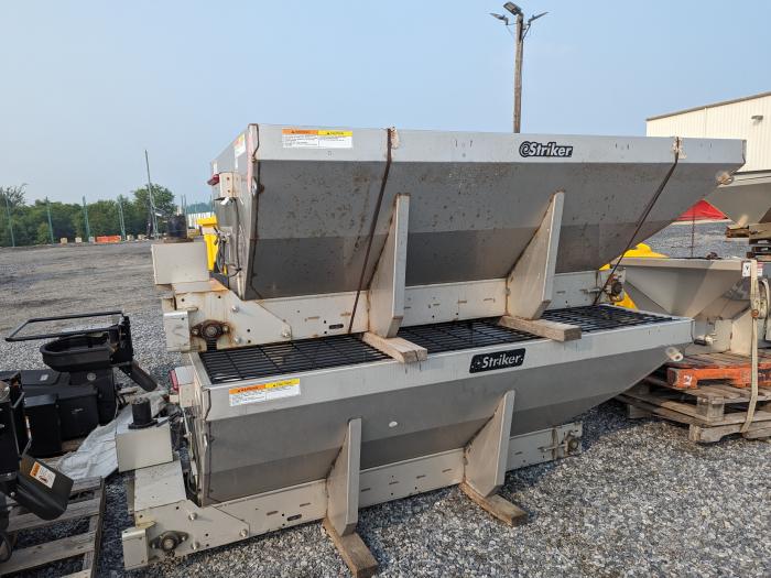 Western 2 Yard Striker Hopper 8 Ft Salt Spreader Stainless Steel Hydraulic