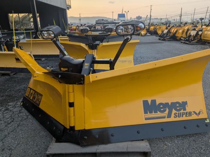 New Demo 10'6 Meyer Super SV2 Plus Plow V-Plow  Round Plug